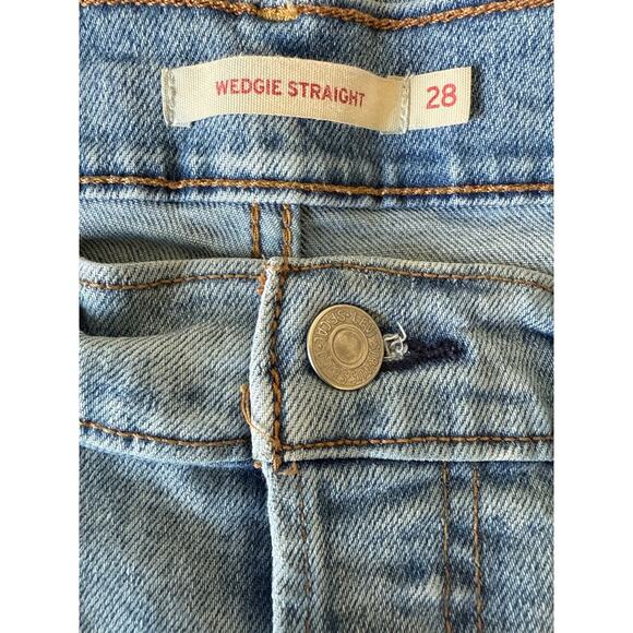 Levi's Wedgie Straight Distressed Jeans Light Wash 34964-0132 Size 28x28 - Picture 10 of 16